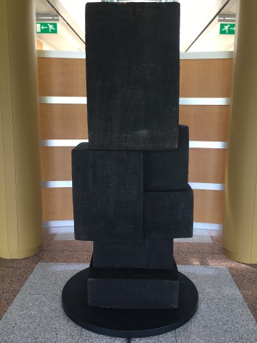 Loan / L'Annonciade Musée de Saint-Tropez (FR) / 2016 | Iroko wood | 210 x 62 x 49 cm | Title translated (EN) - The months of the year – January