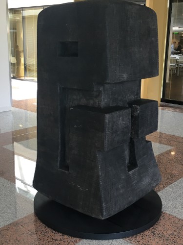 Loan / L'Annonciade Musée de Saint-Tropez (FR) / 2016 | Iroko wood | 173 x 83 x 81 cm | Title translated (EN) - The months of the year – June