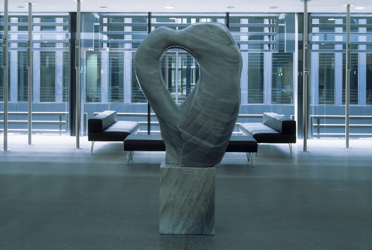 Permanent loan / Luxembourg / 1995 ǀ Grey-blue Bardiglio marble | 130 x 95 x 30 cm | Title translated (EN) - Winged genius – Icarus