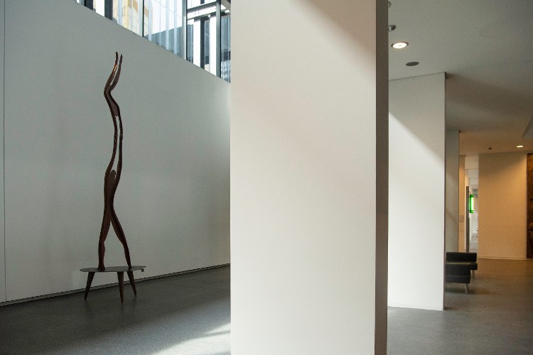 Loan / Centrum Rzeźby Polskiej w Orońsku (PL) / 2021 | Steel | 475 x120 x 90 cm | Title translated (EN) - Acrobats